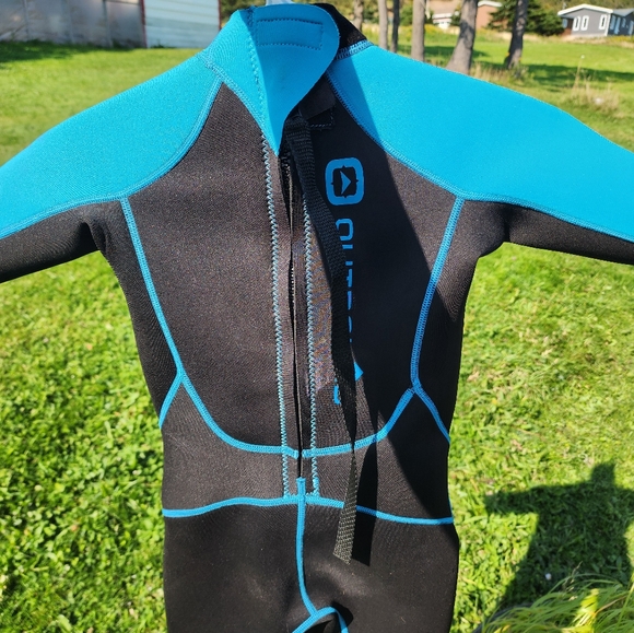 Kids short wetsuit size 6 - Picture 2 of 3
